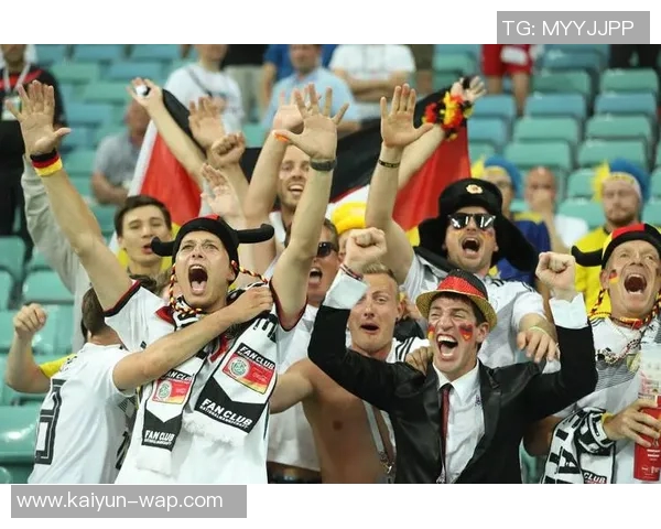 足球超级球星闪耀赛场引爆全球热潮精彩纷呈的比赛场面激发球迷无限激情